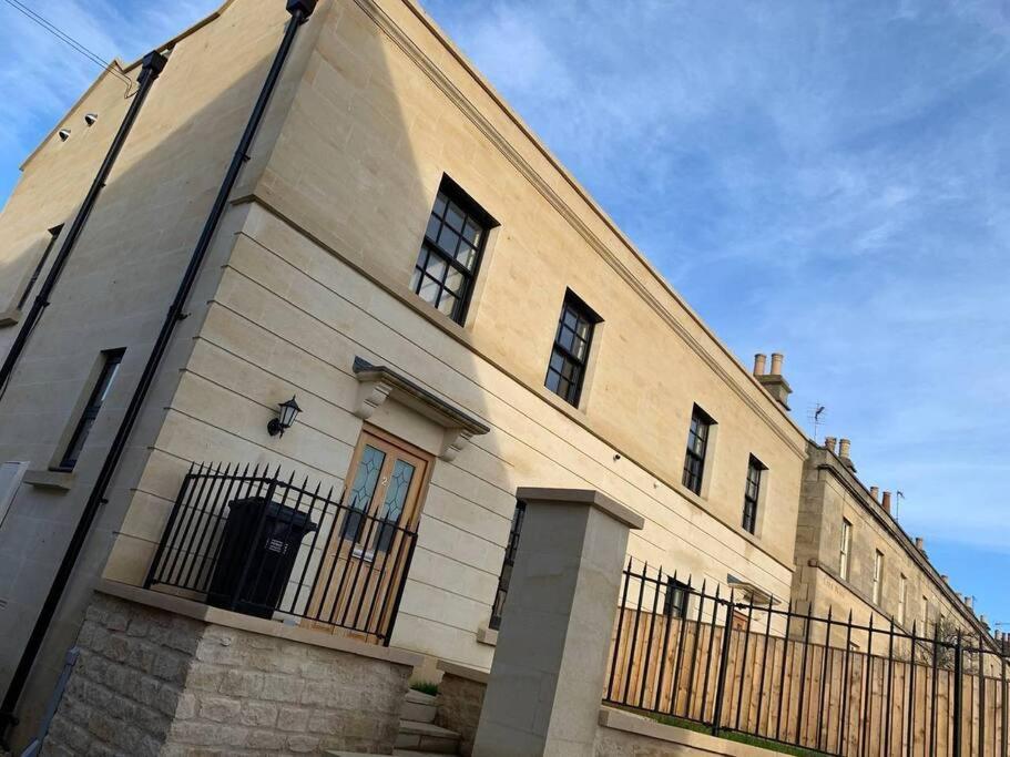 Villa Fantastic 3-Bed House With Parking à Bath Extérieur photo